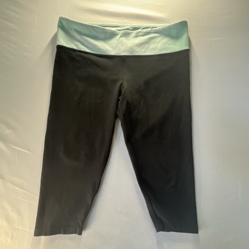 Earth Yoga Women's Black Cropped  Leggings L Bamboo Cotton Stretch